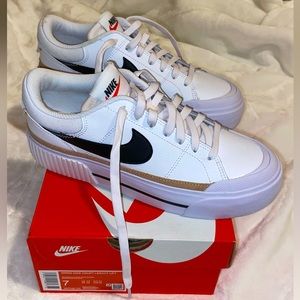 Nike Court Legacy Lift